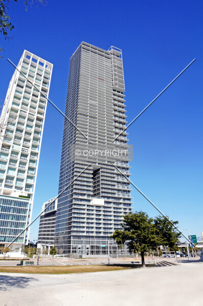 Photo 183-945-808