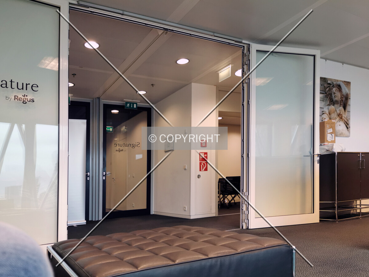 Shares offices - Signature by Regus