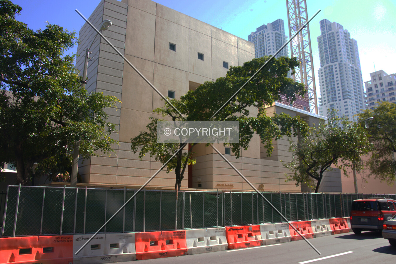 Photo 185-526-632