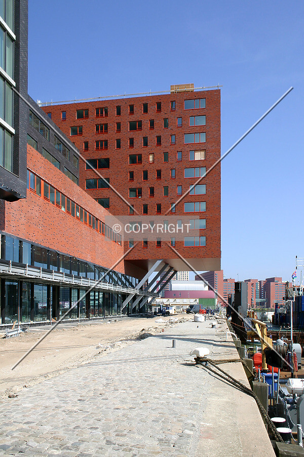 View along the Rijnhaven facade