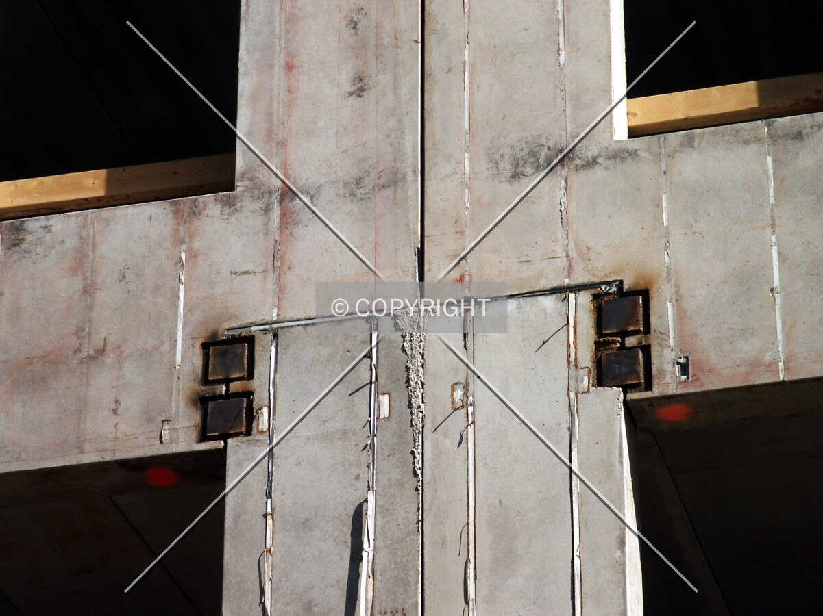 Junction of concrete plates on the south wall