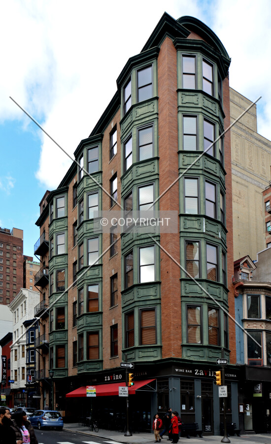 View from the southeast at Sansom and 13th Streets