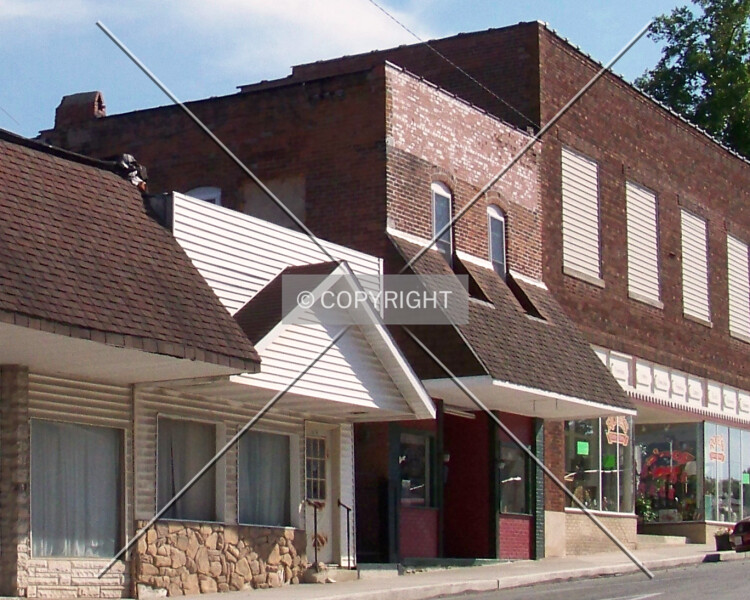 318 Broadway Street
