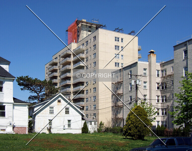 Deal Lake Towers