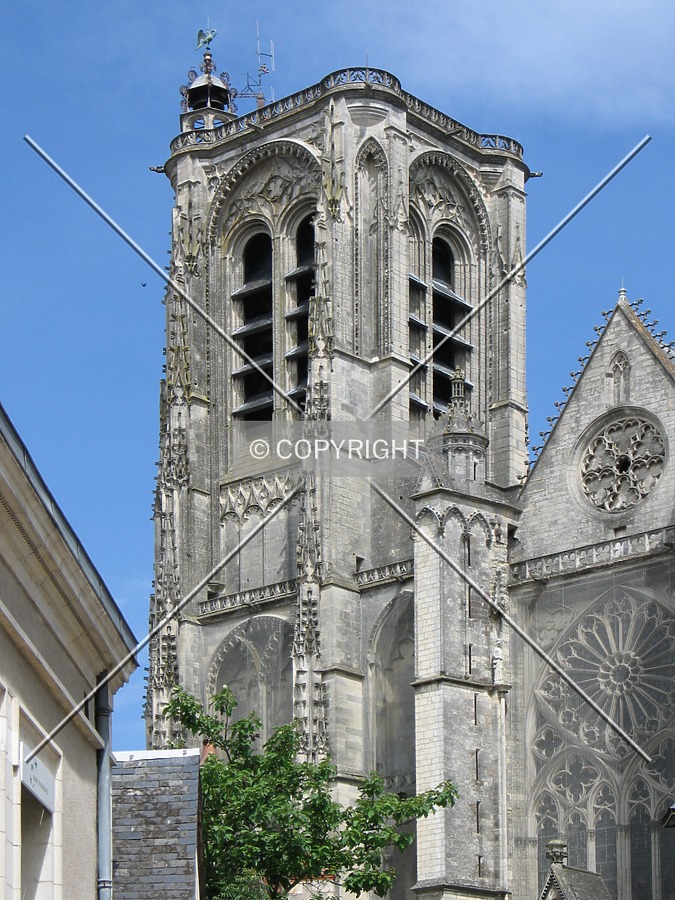 Southwestern top view of the northern tower