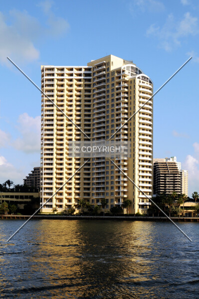 Photo 245-330-834