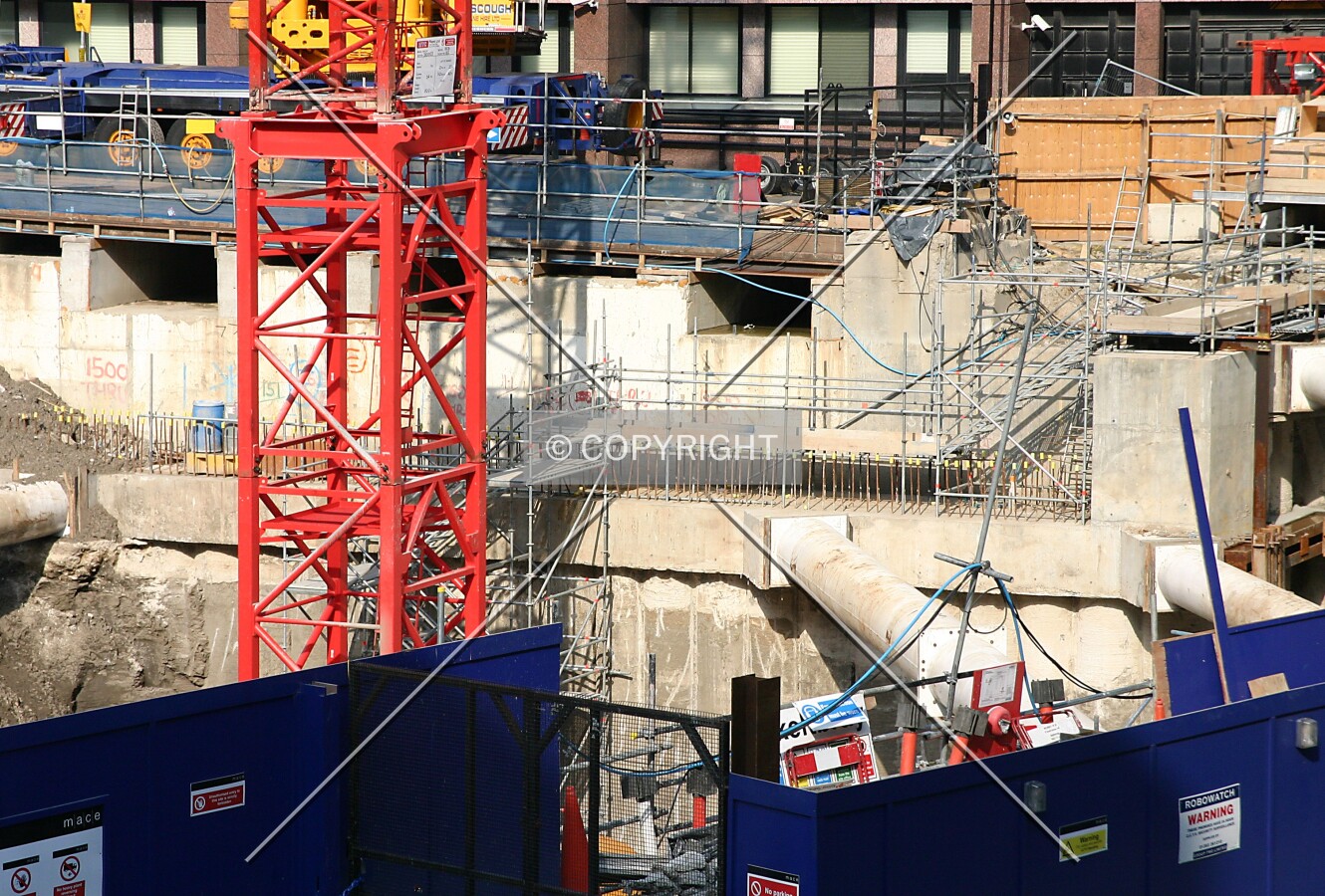 Elevated view towards the crane on the day of erection from the CityPoint walkway