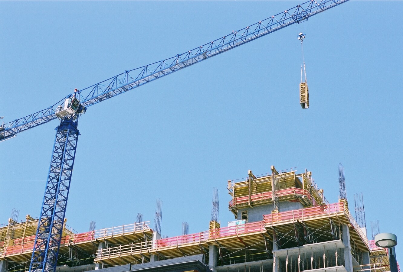 Raising formwork
