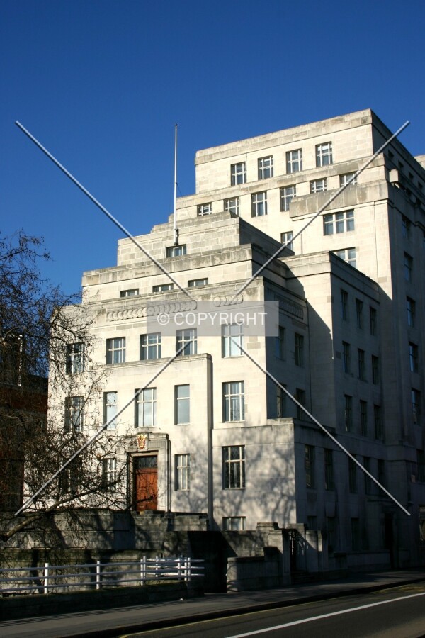 The Lancaster Place entrance from Waterloo Bridge