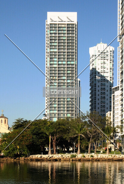 Photo 266-069-767