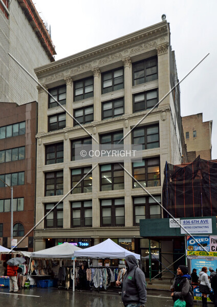 Photo 270-887-880