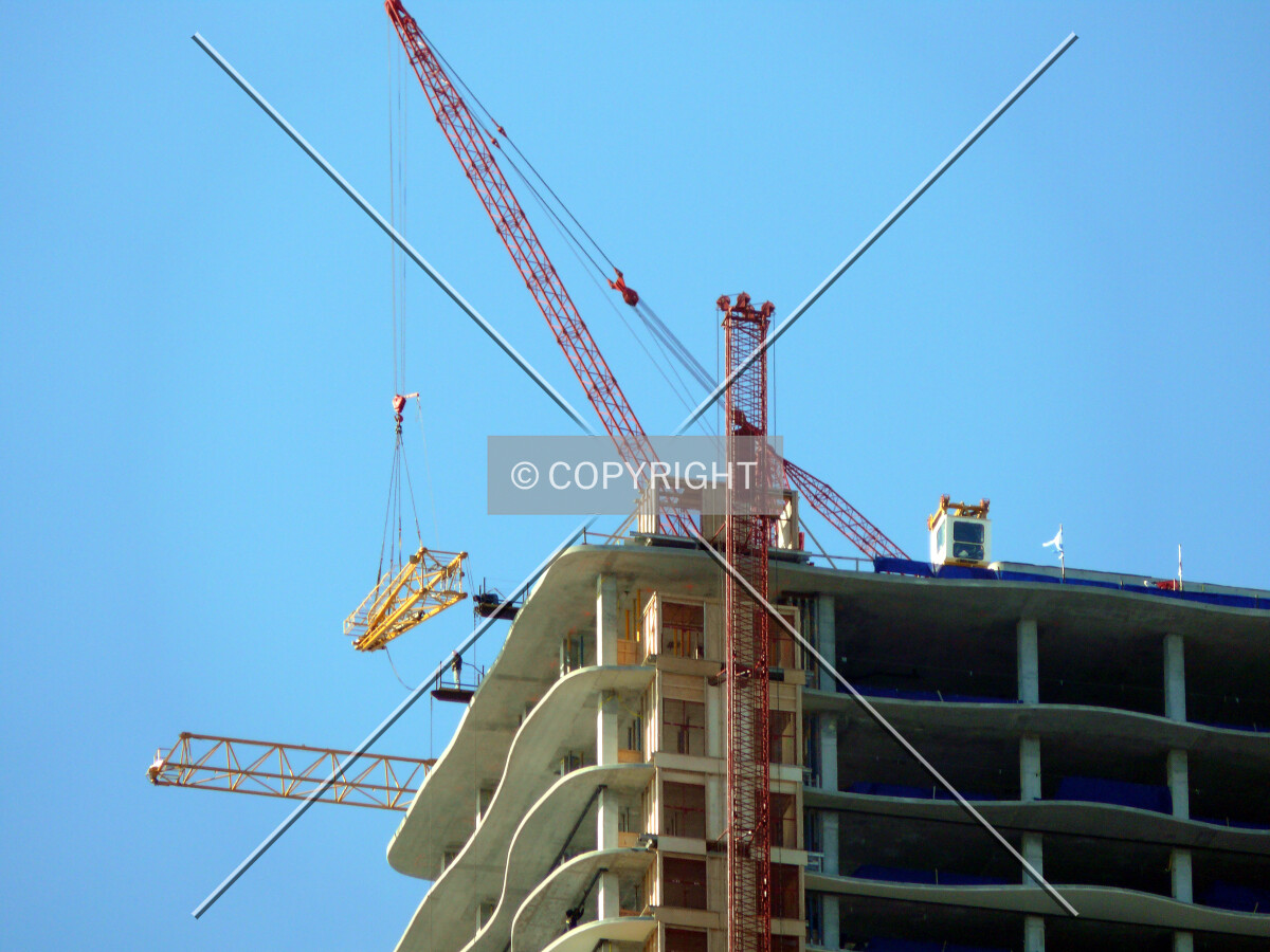 Dismantling and removing the tower crane