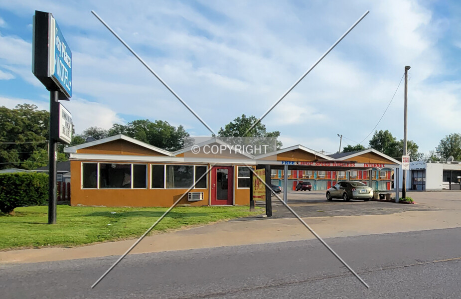 Gray Plaza Motel