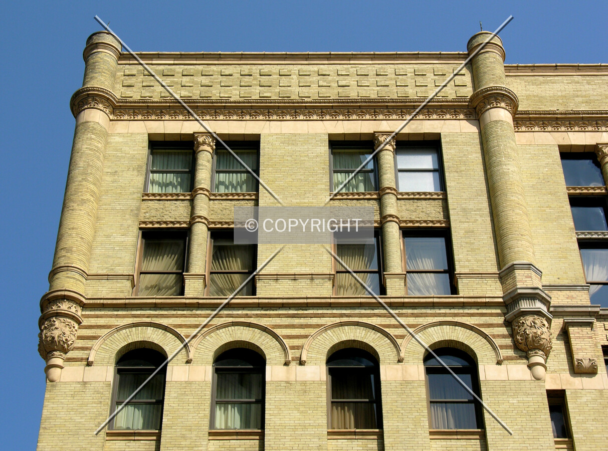 Looking up the southern side from East Wisconsin Avenue