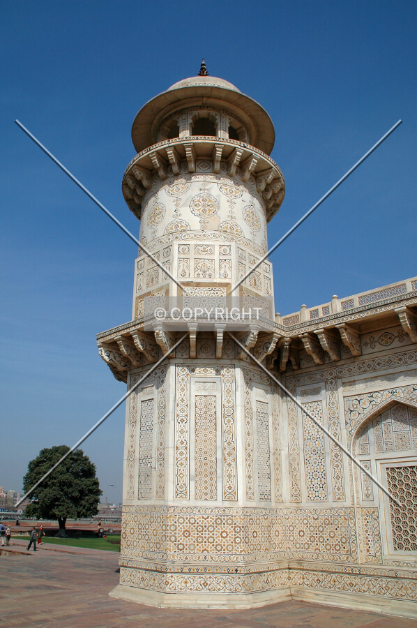 Southwest minaret