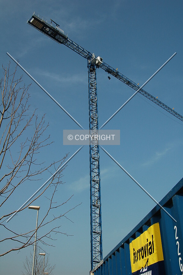 Looking the crane from the west side