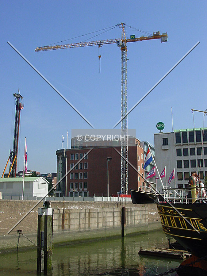 The crane seen from Leuvehaven