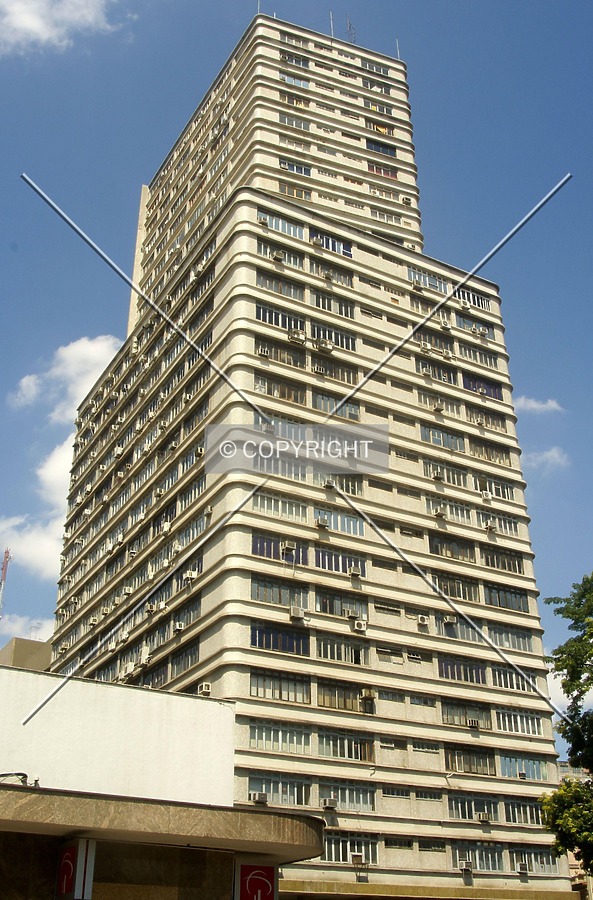 Looking up from Carlos Chagas Street