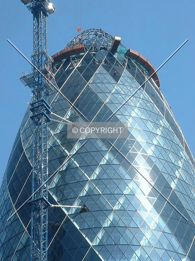The Crown now has its red aircraft warning lights in place