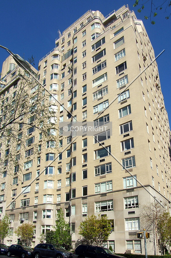 View from the west at 5th Avenue and 68th Street