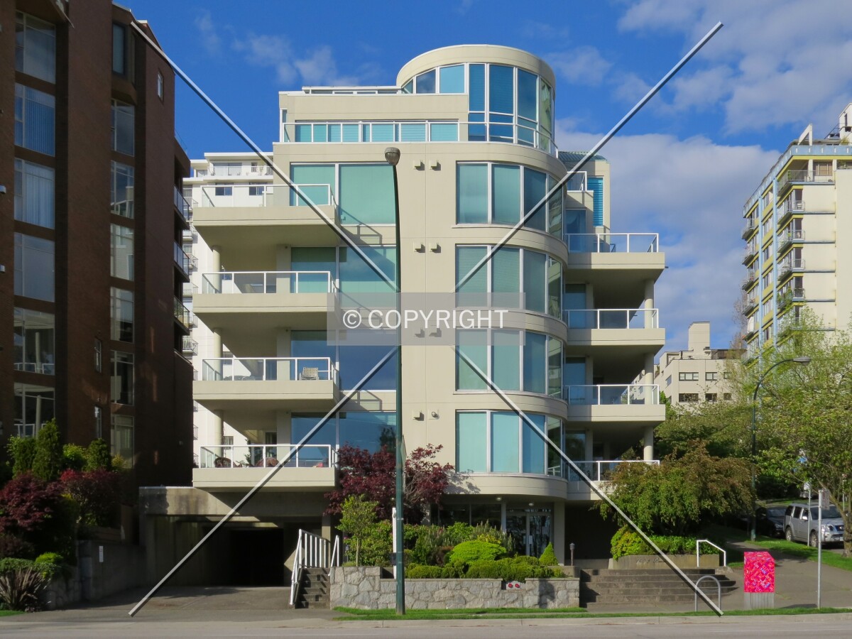 Full front elevation from across Beach Avenue