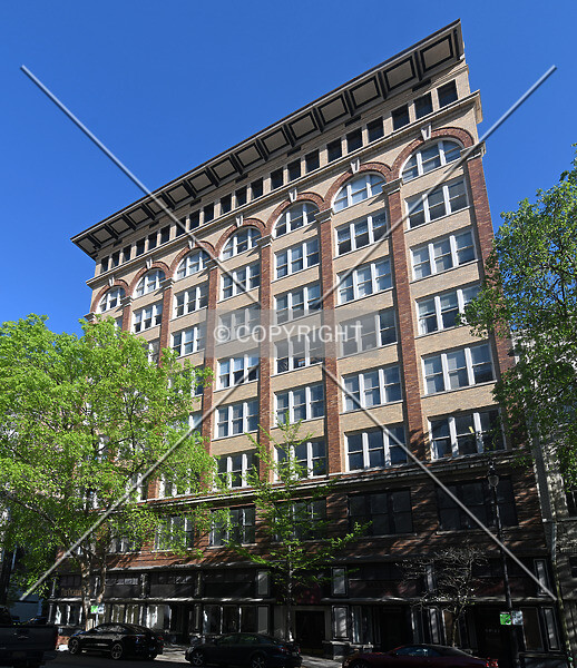 Photo 324-765-857