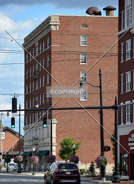 Photo 326-572-856