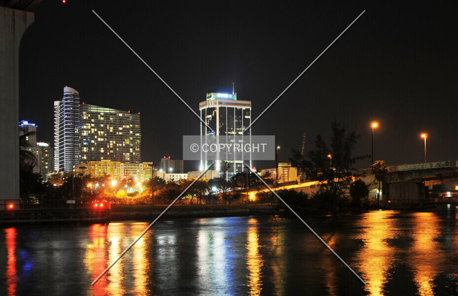 Photo 327-181-732