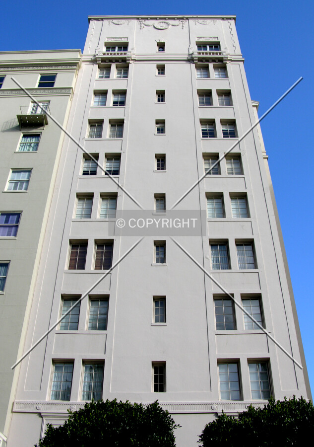 Looking up from across Vallejo Street to the south