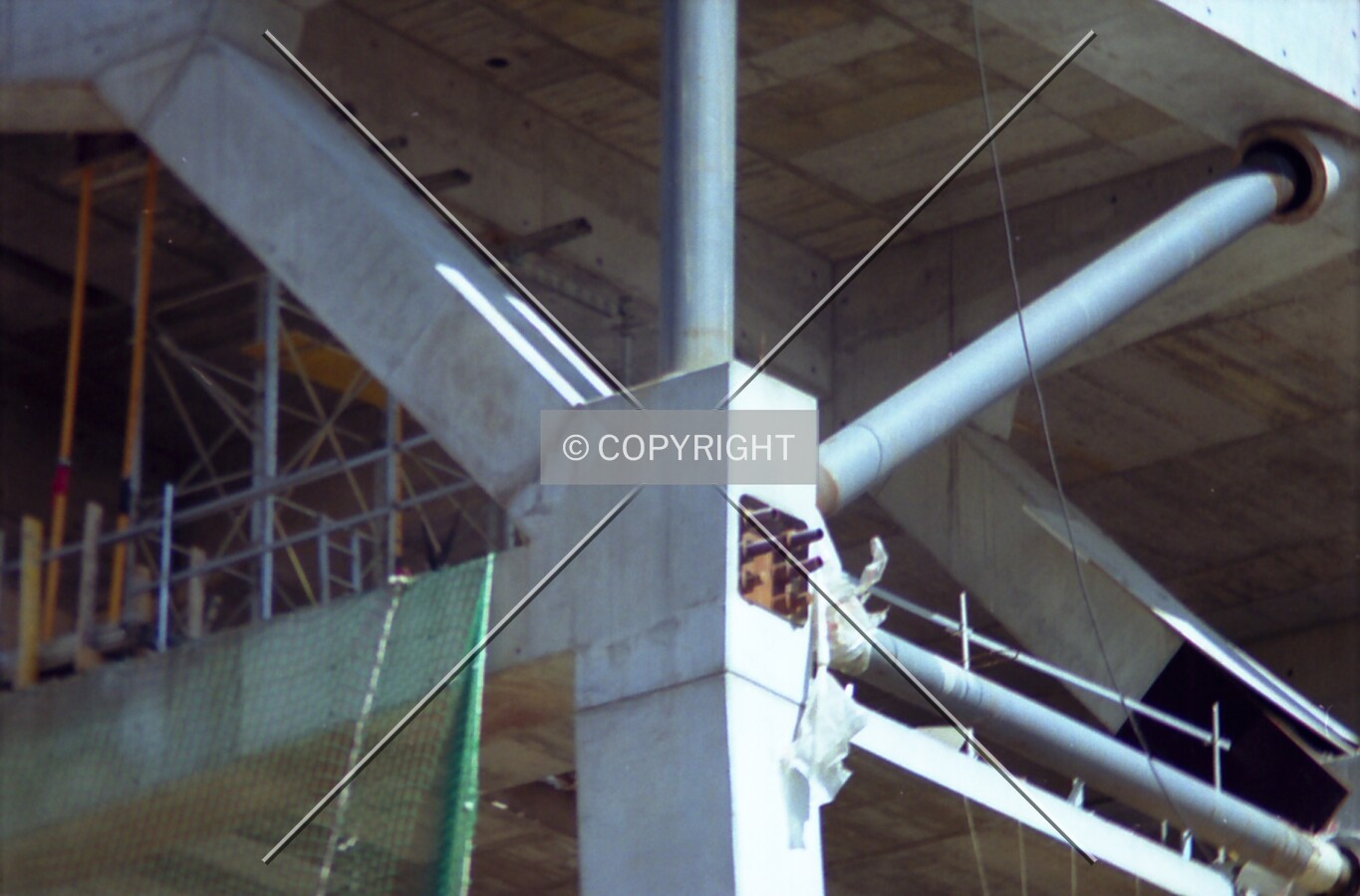 Bars of a corner joint