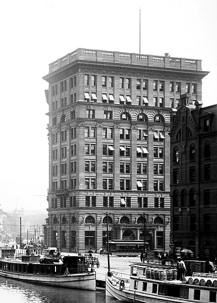 Photo 340-105-942