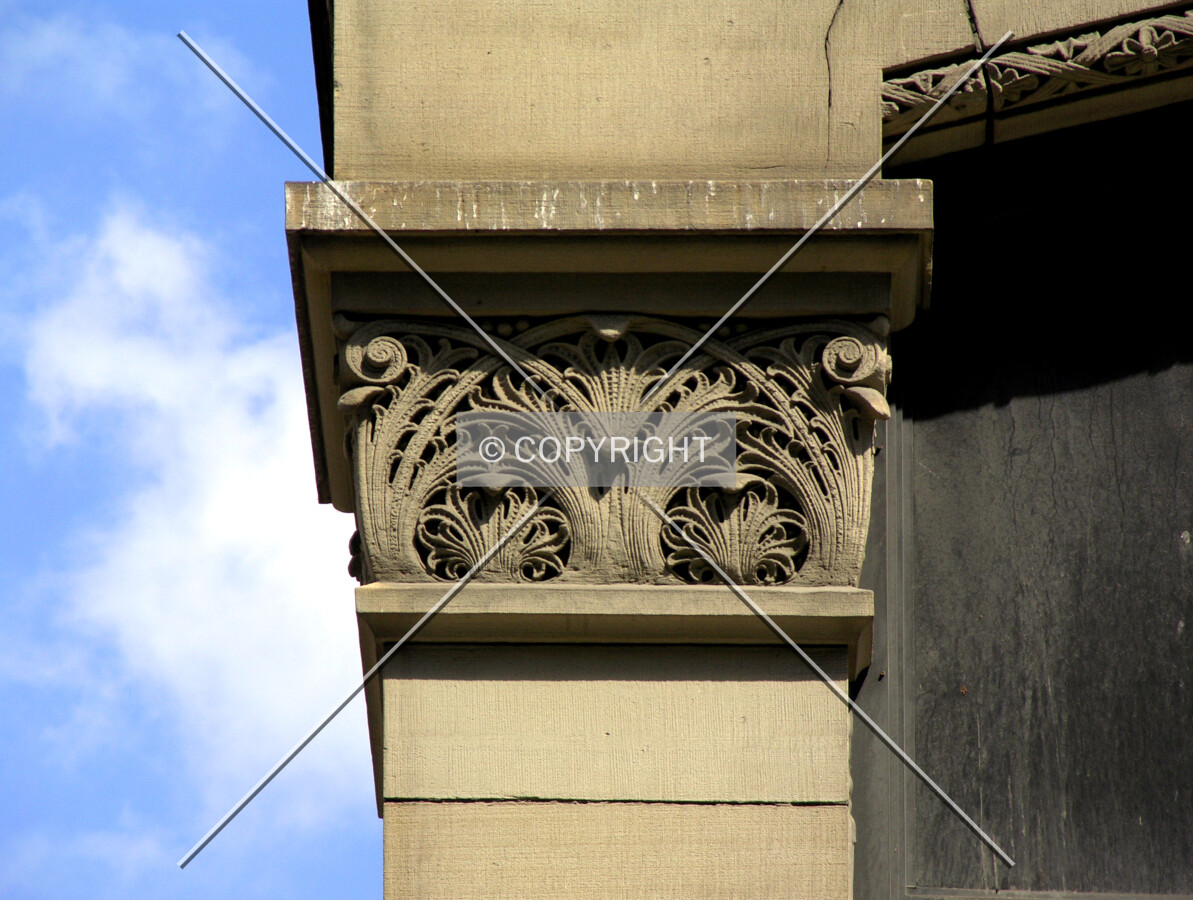 Column detail at the Penn Avenue entrance