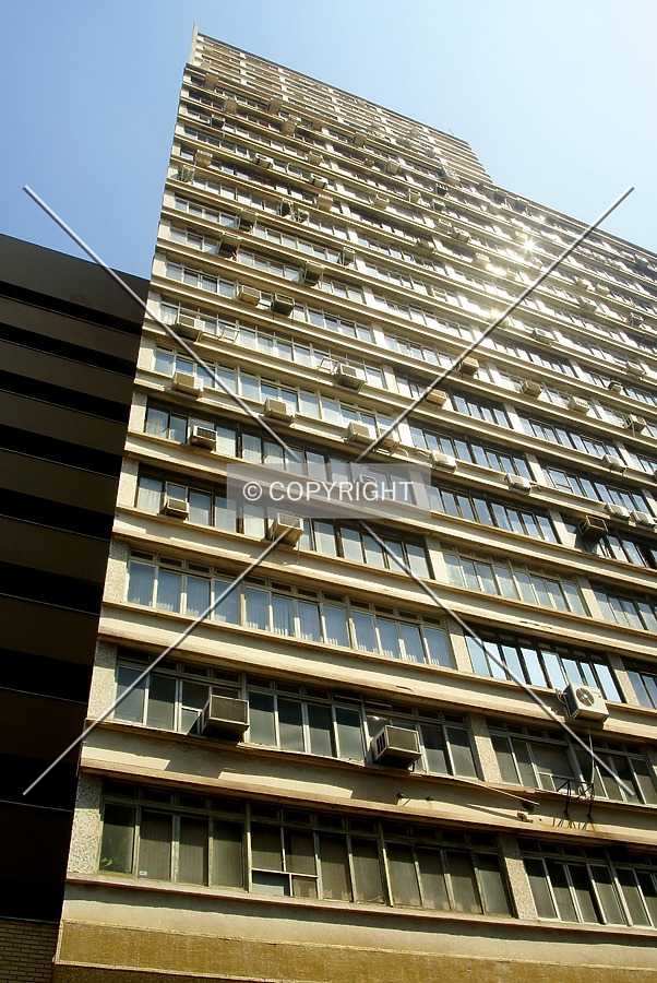 Looking up from across Comendador Manoel Pereira Street