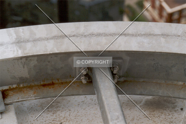 Detail: railway of the window washing machine