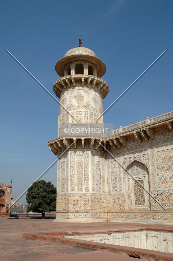 Southwest minaret