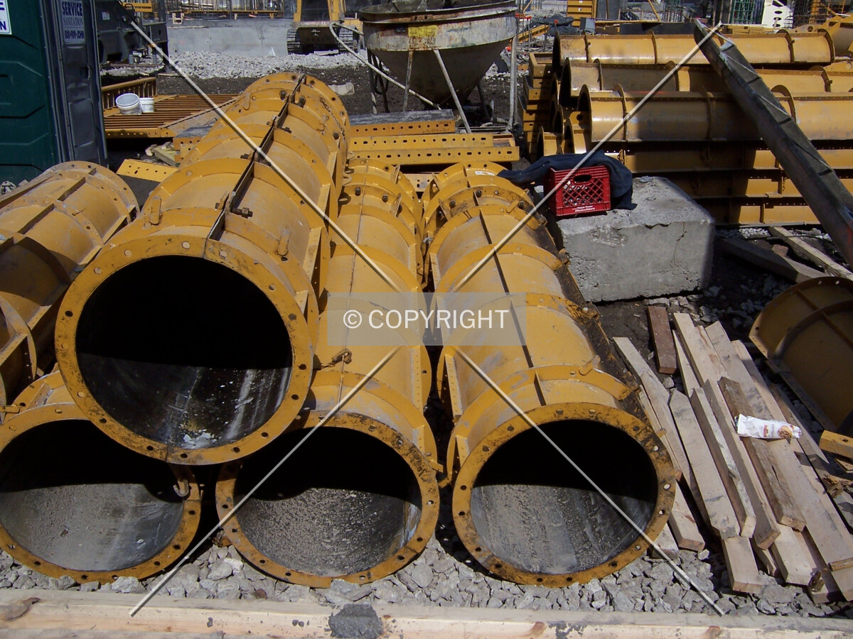 Empty concrete formwork pieces used for forming vertical columns