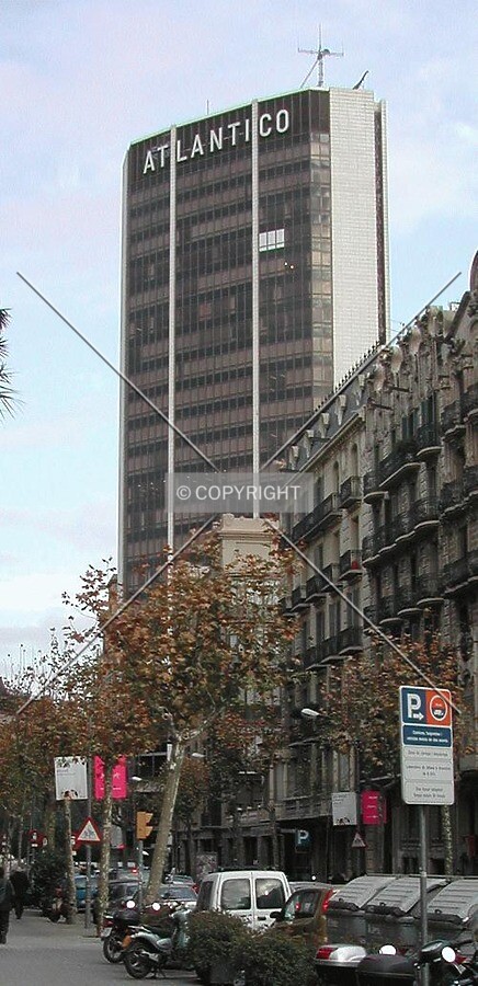 View of the building from Carrer de Londres