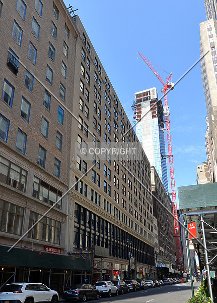Photo 369-354-751