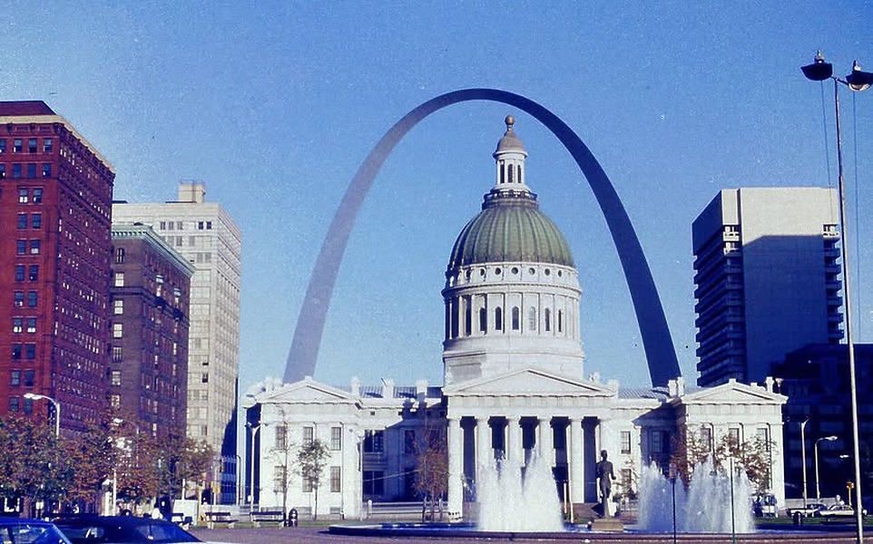 Photo 369-589-700