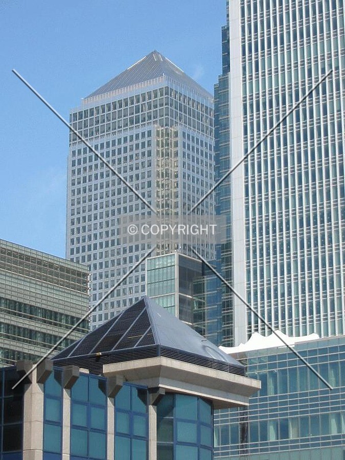 One Canada Square set amongst the new cluster that has grown around it
