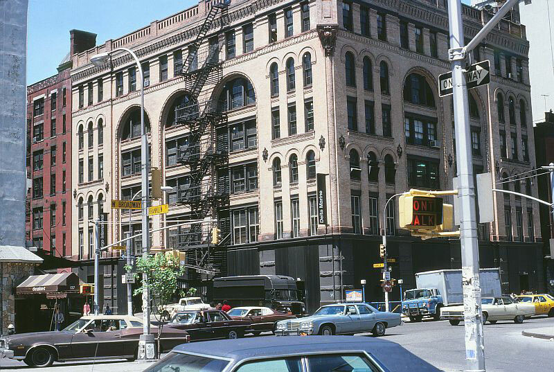 Photo 377-480-135