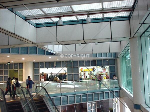 Lobby and shops in the basement