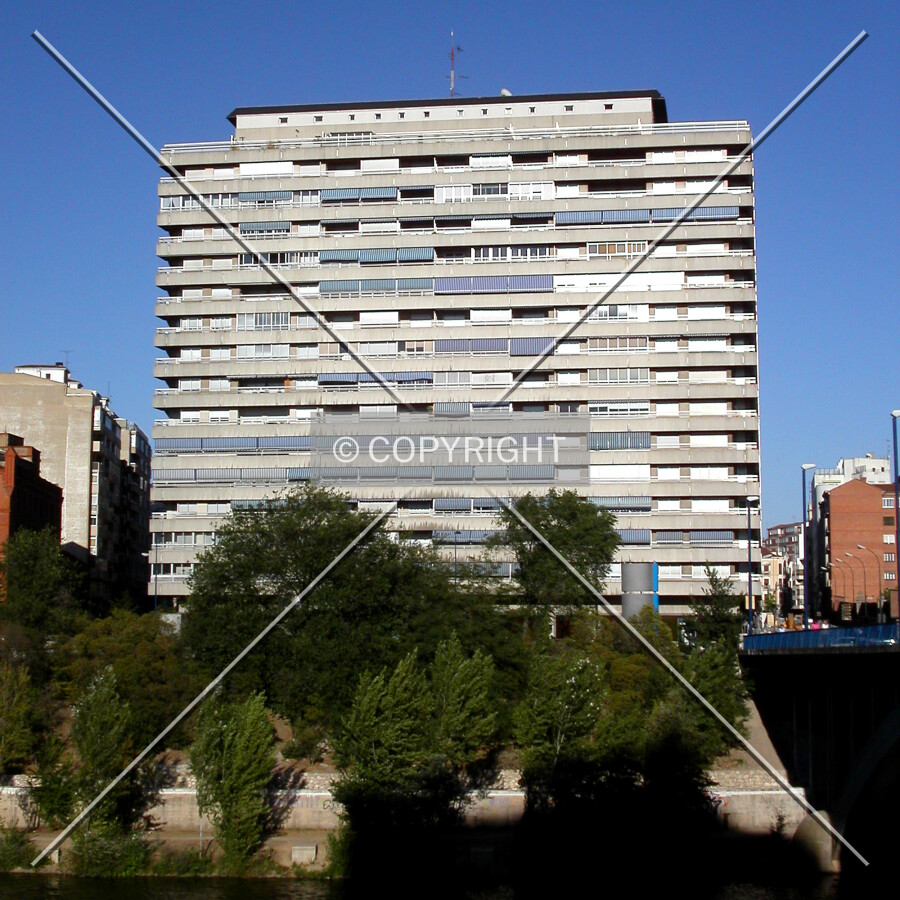 Western facade of the building