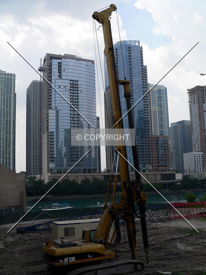 Smaller drilling rig used for the secant wall