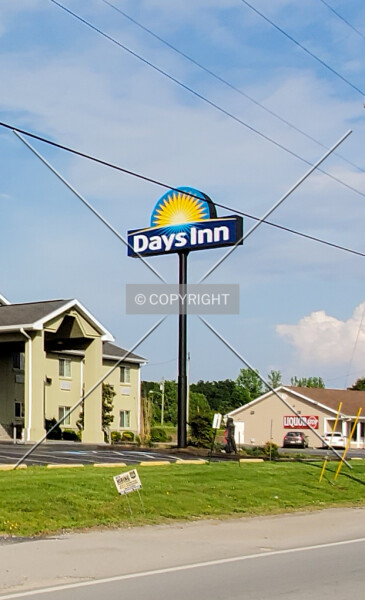 Days Inn Sign