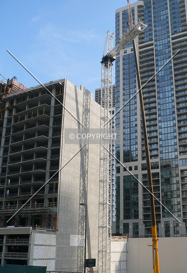 Dismantling the tower crane for the low-rise wing