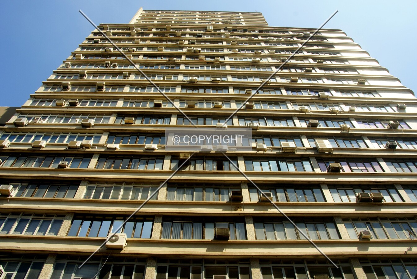 Looking up from across Comendador Manoel Pereira Street