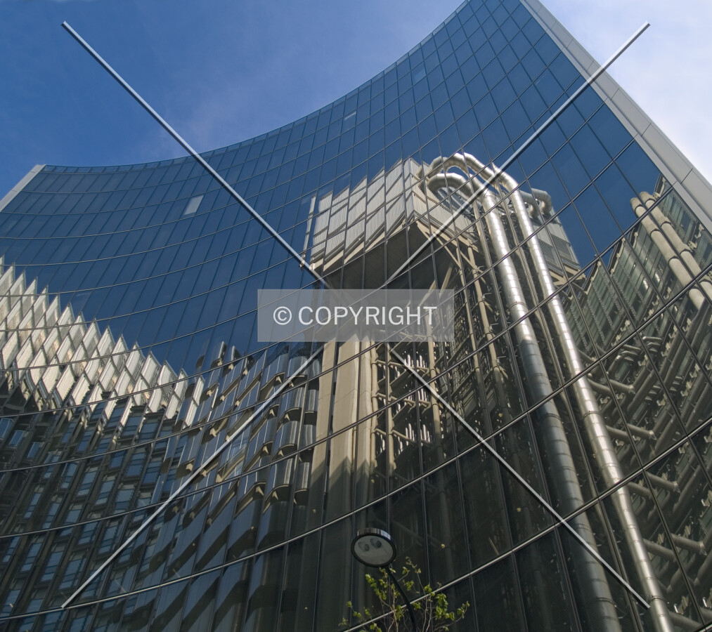 The Lloyd's Building reflected in the west façade