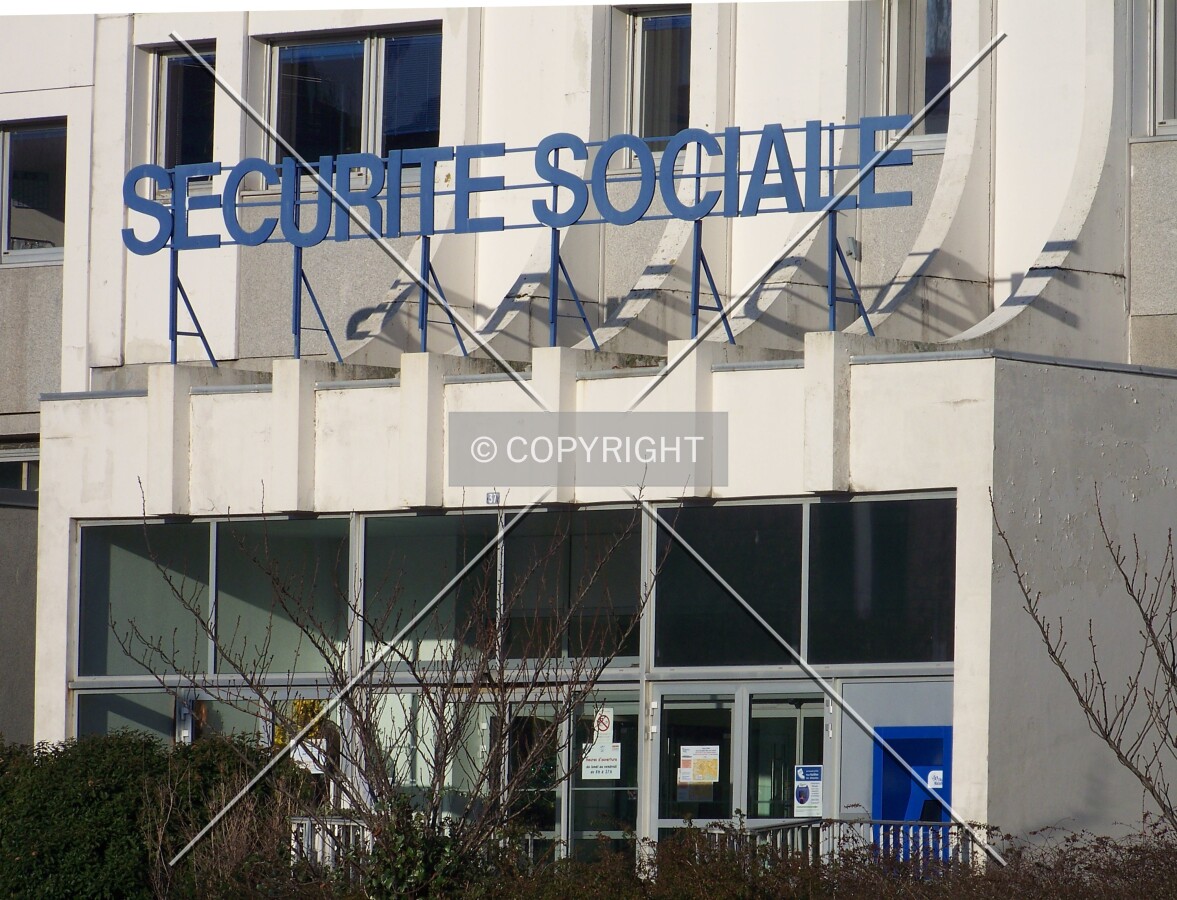 Main entrance in the south side