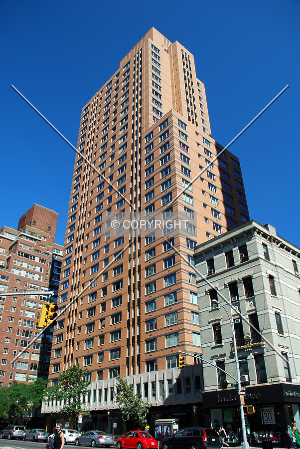 Western face over 3rd Avenue